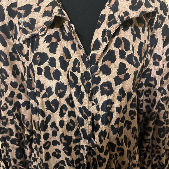 Dennis Basso Animal Print Jacket Silk blend size L 3 button close - Picture 2 of 6